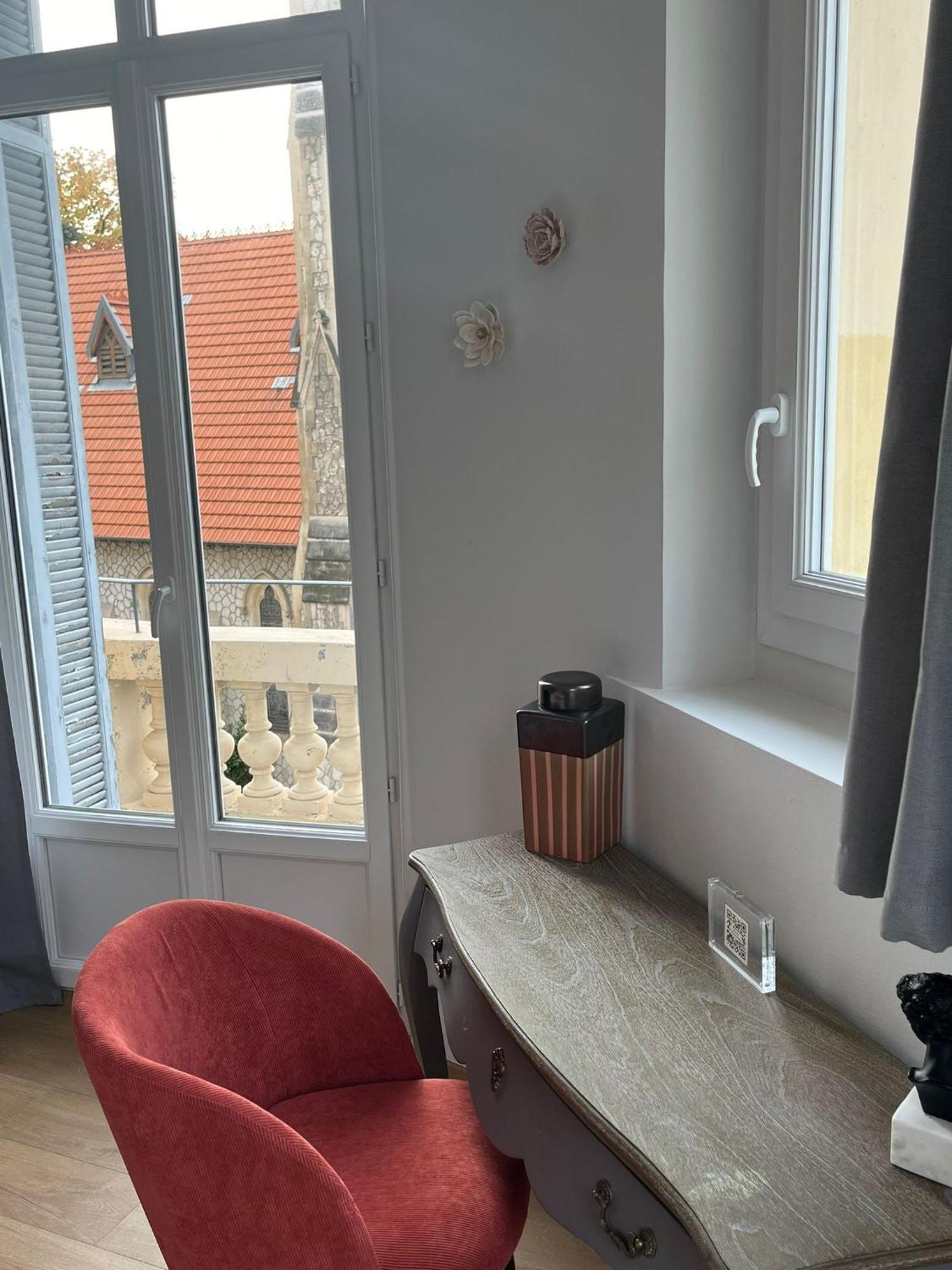 Hotel La Victor Hugo 3*